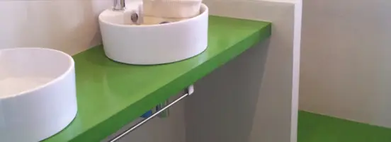 baño con microcemento en Almería