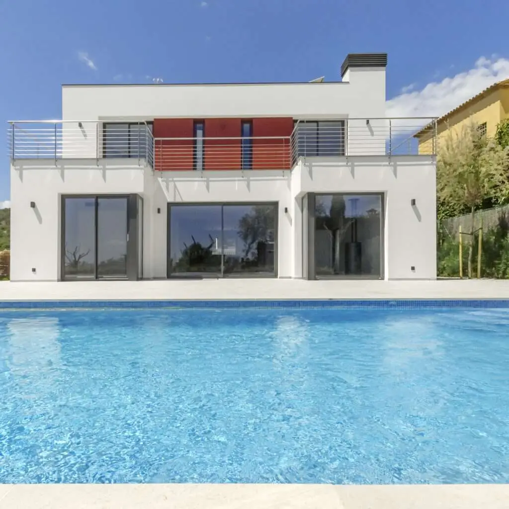 Microcemento de exterior alrededor de piscina